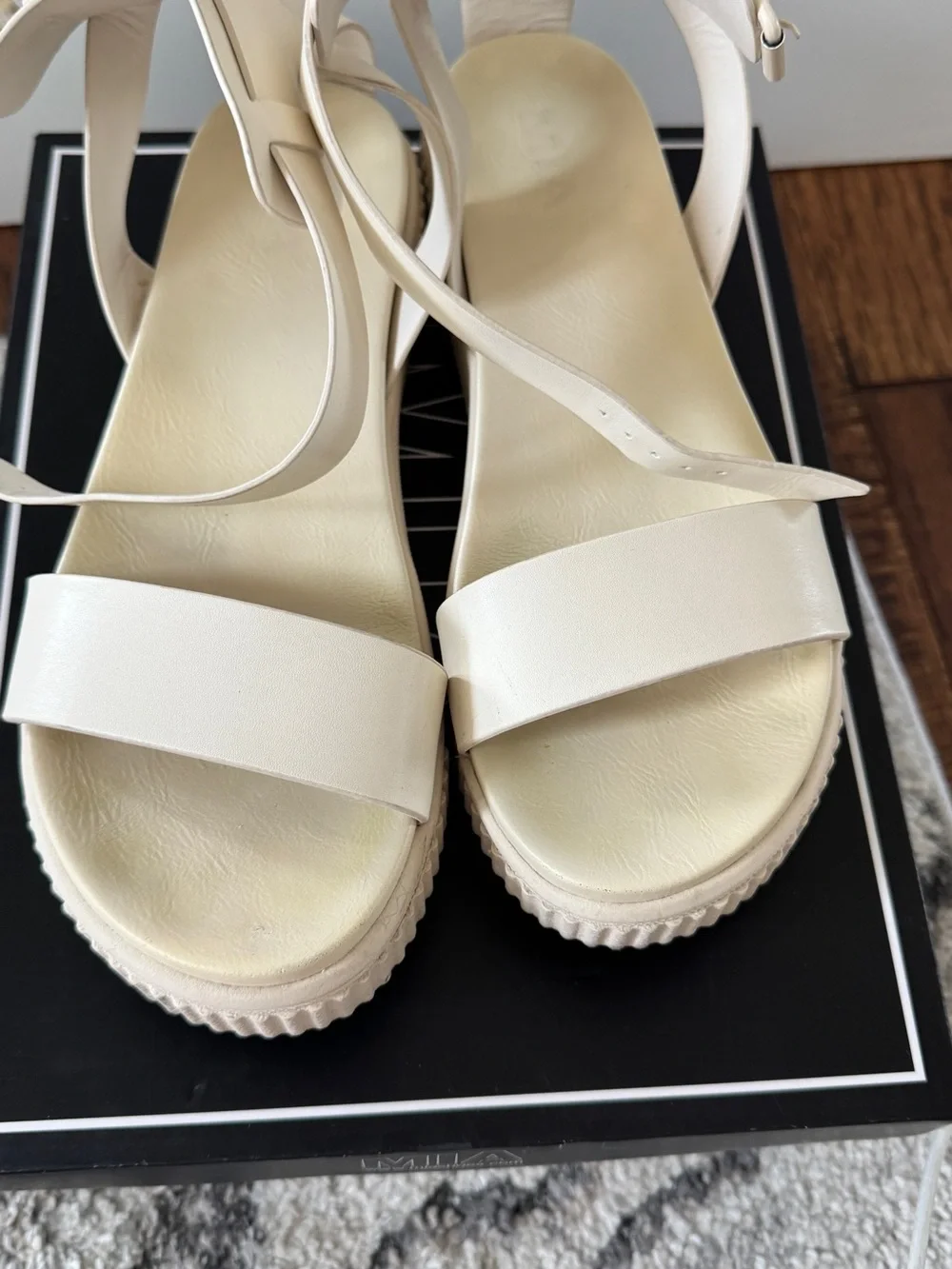 EUC MIA Women's Bone Platform Sandals - T-Strappy Buckle Design